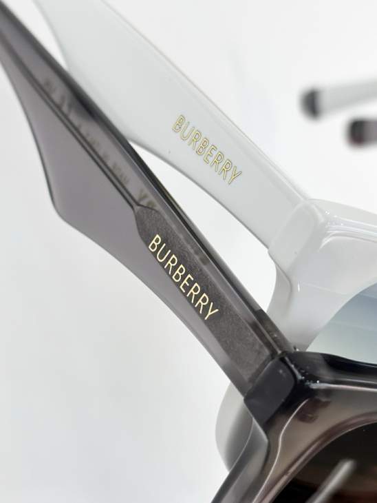 Picture of Burberry Sunglasses _SKUfw77838415fw